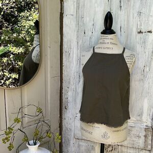 MELROSE AND MARKET,M SLEEVELESS CROPPED TANK  Size S